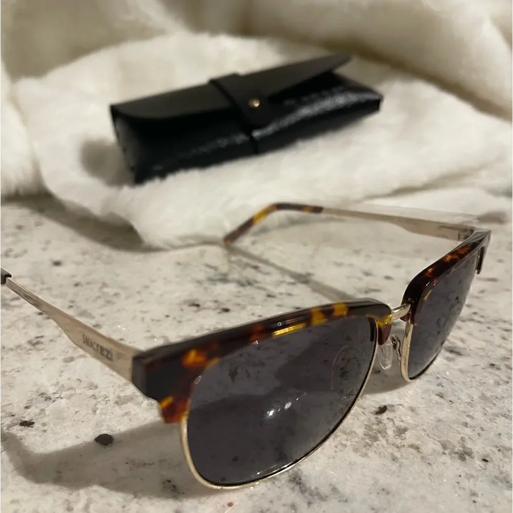 N/A unisex tortoise